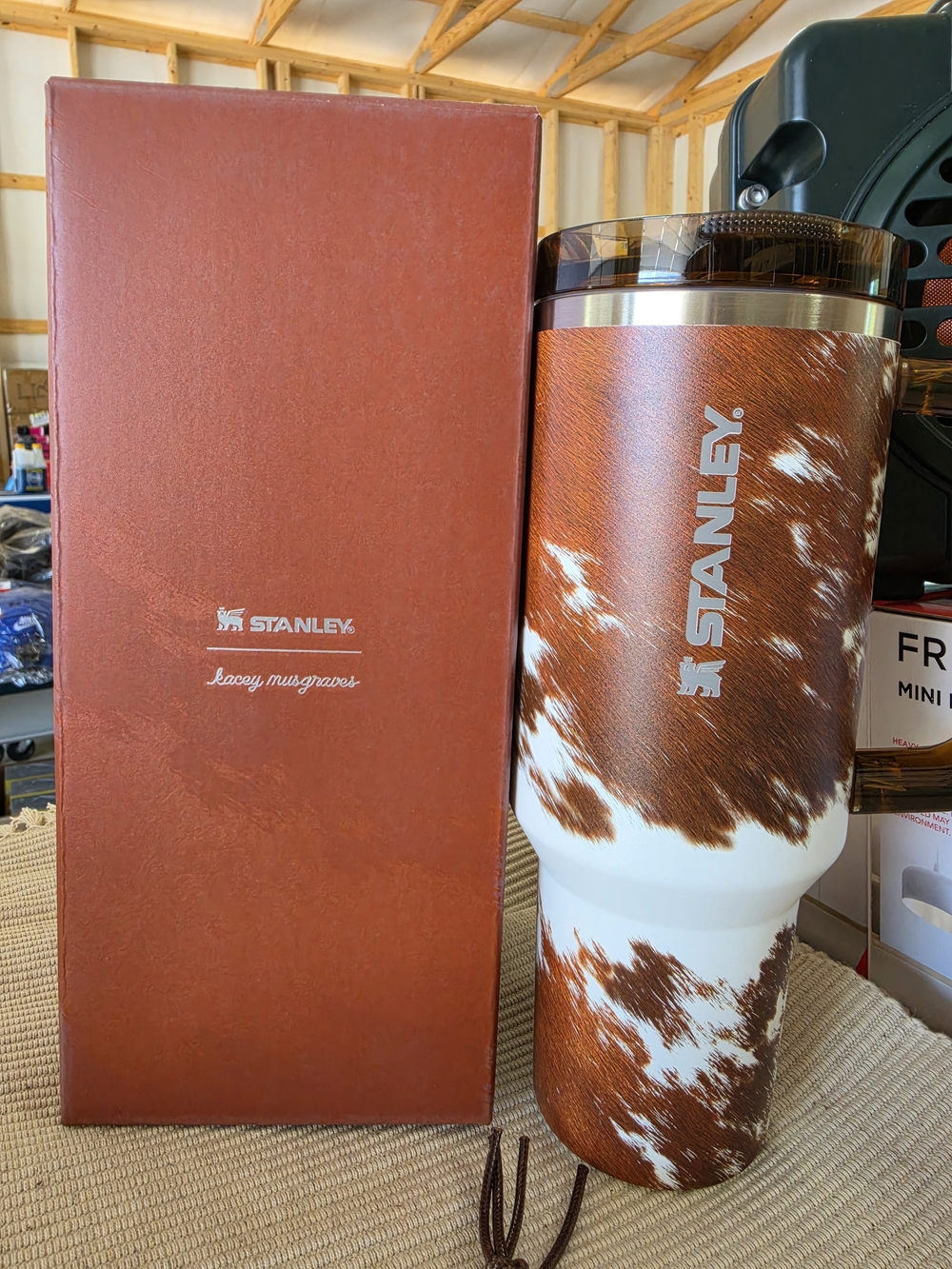 Stanley X Kasey Musgraves Insulated Travel Tumbler - Brown Cowhide Pattern
